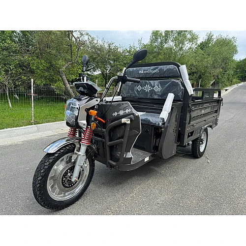 Triciclu Electric Cargo TRCC1500 – Putere maxima 3000W, Baterie 72 V/58 Ah, Autonomie 60 km, Sistem basculabil hidraulic, viteza maxima de 25 km/h, conform reglementarilor UE, fara permis