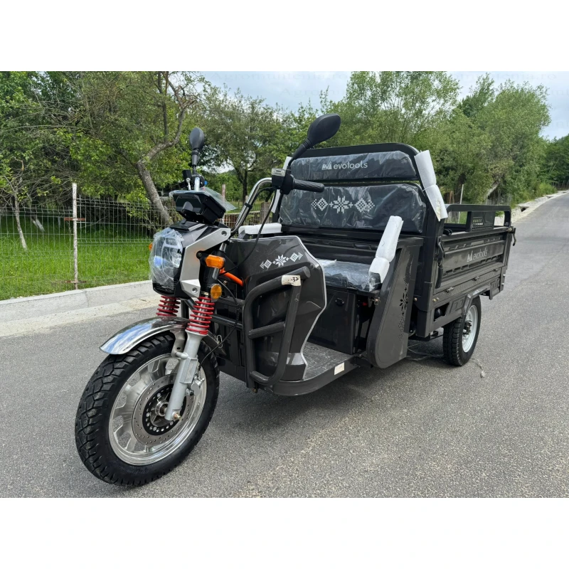 Triciclu Electric Cargo TRCC1500 – Putere maxima 3000W, Baterie 72 V/58 Ah, 25 km/h, Autonomie 60 km, Sistem basculabil hidraulic Triciclu Electric Cargo TRCC1500 – Putere maxima 3000W, Baterie 72 V/58 Ah, 25 km/h, Autonomie 60 km, Sistem basculabil hidraulic
