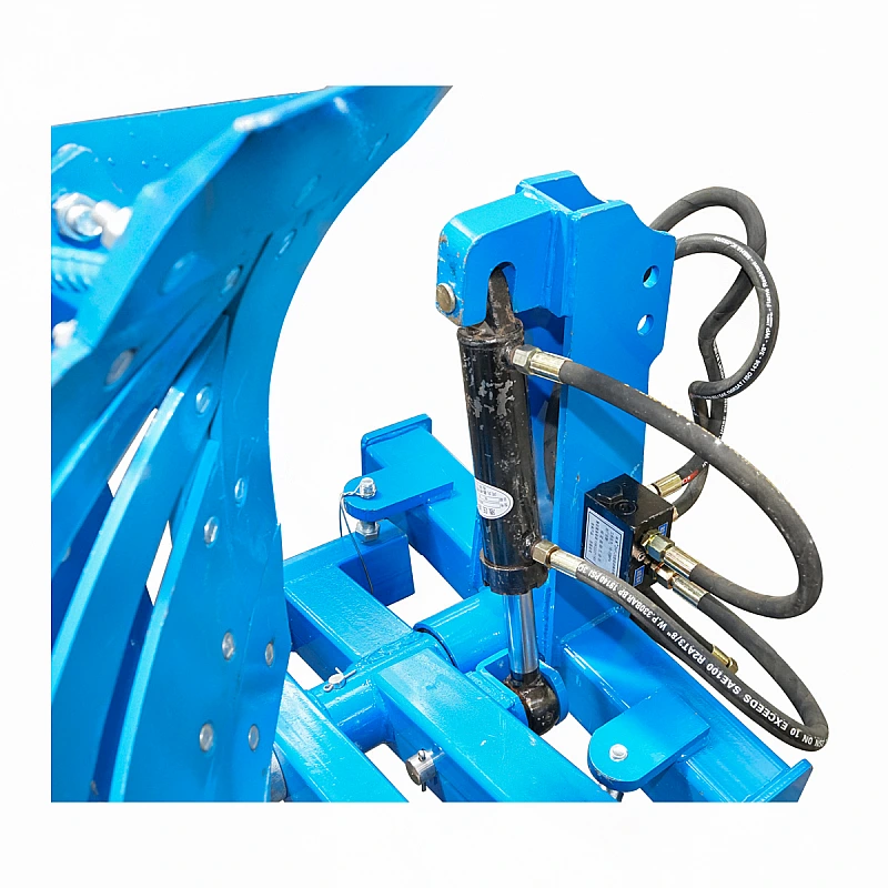 Plug agricol cu 2 trupite si cormane crestate reversibil hidraulic Konig Traktoren