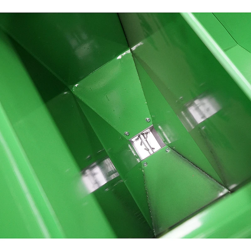 Masina de plantat cartofi pe 2 randuri cu fertilizare, buncar 180kg model Polonia