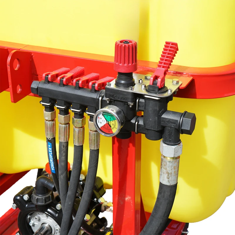 Erbicidator cu bazin 400L si brat 12m, 35CP cu 25 diuze triple