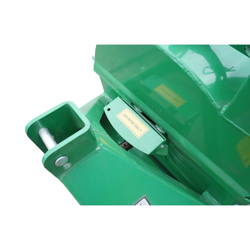 Tocator crengi priza putere tractor PTO, putere necesara 18-50CP, grosime maxima 100mm, buncar 400x420x600mm Breckner Germany