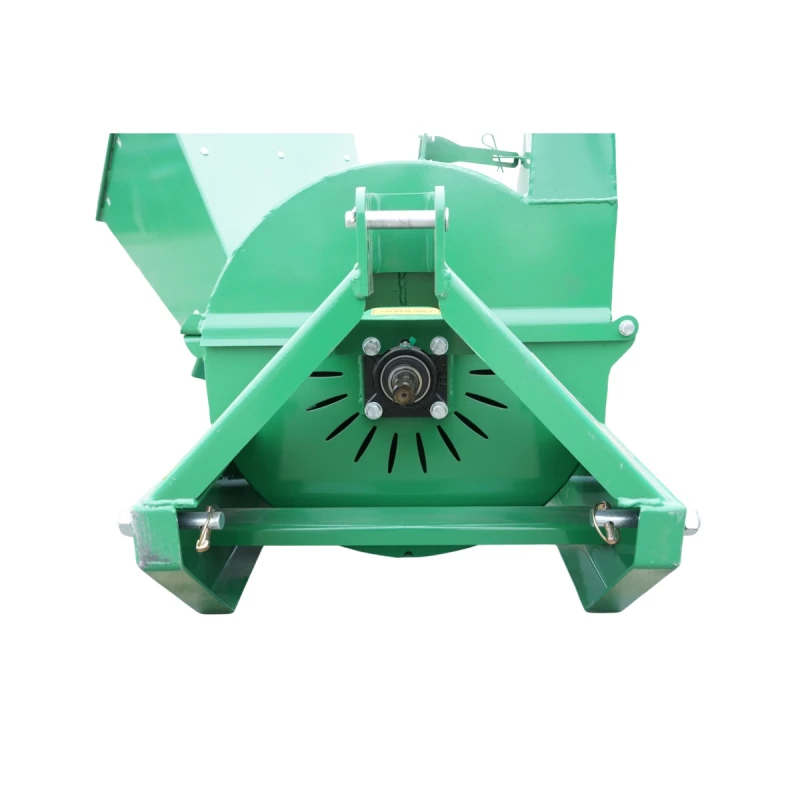 Tocator crengi priza putere tractor PTO, putere necesara 18-50CP, grosime maxima 100mm, buncar 400x420x600mm Breckner Germany