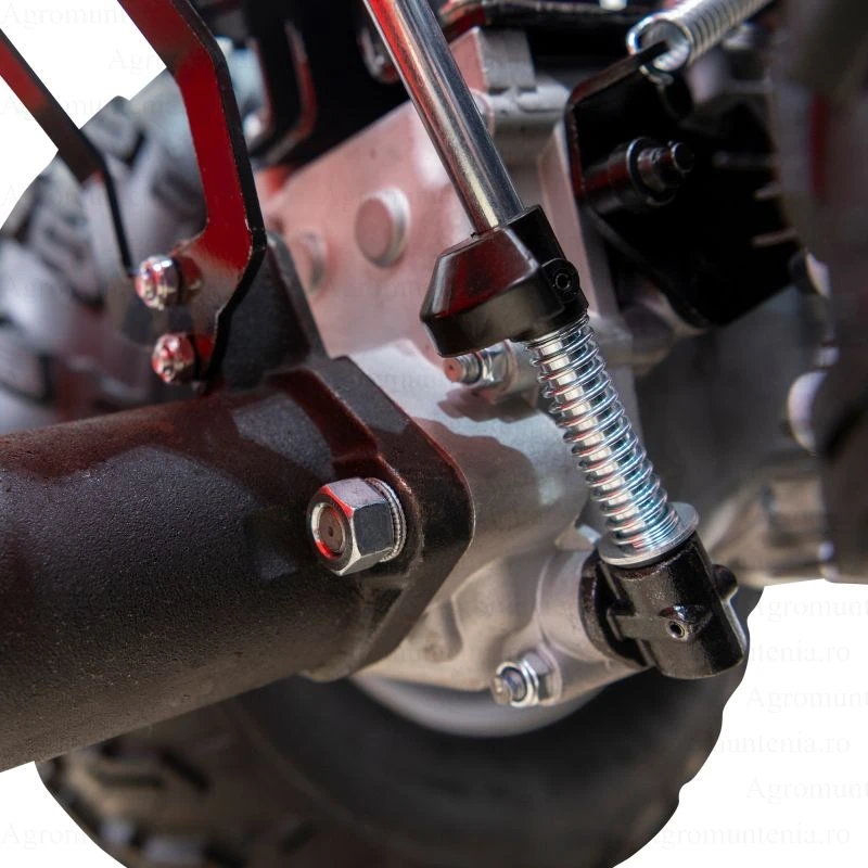 Motocultivator RURIS 1077, Motor Loncin 16 CP, 420cc, 3+3 viteze, diferential, pornire la cheie, iluminare LED, roți 20x10-10, frana hidraulica, accesorii, lama de cosit 1110 mm, freza tractata, plug