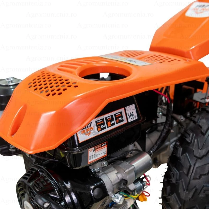 Motocultivator RURIS 1077, Motor Loncin 16 CP, 420cc, 3+3 viteze, diferential, pornire la cheie, iluminare LED, roți 20x10-10, frana hidraulica, accesorii, lama de cosit 1110 mm, freza tractata, plug