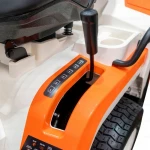 Tractor de tuns gazon Ruris Explorer 840M – Motor Loncin 15 CP, Latime de taiere 840 mm, 3 functii (colectare, mulching, spalare)