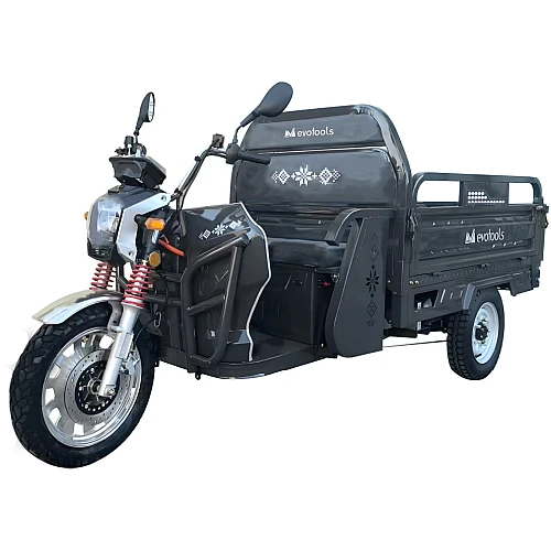 Triciclu Electric Cargo cu Descarcare Manuala TRCC1500N – putere maxima 3000W, 72V/58Ah, autonomie 60 km, bena basculabila cu piston, 3+R, frane hidraulice, viteza maxima de 25 km/h, conform reglementarilor UE, fara permis