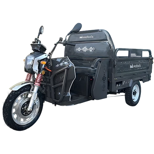Triciclu Electric Cargo cu Descarcare Manuala TRCC1500N – putere maxima 3000W, 72V/58Ah, autonomie 60 km, bena basculabila cu piston, 3+R, frane hidraulice, viteza maxima de 25 km/h, conform reglementarilor UE, fara permis