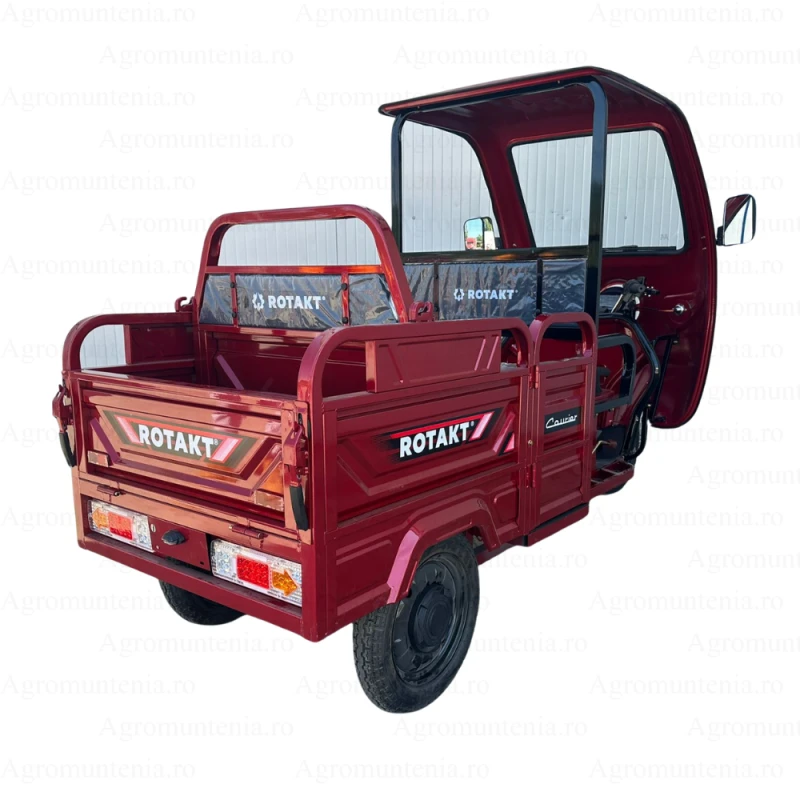 Triciclu Electric Rotakt Courier – 2000W, 72V, 32Ah, Autonomie 79 km, Sarcina 478 kg, fara permis + cabina Triciclu Electric Rotakt Courier – 2000W, 72V, 32Ah, Autonomie 79 km, Sarcina 478 kg, fara permis + cabina