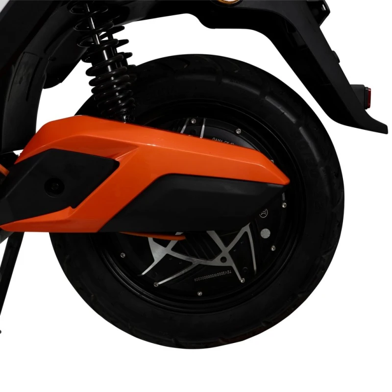 Scuter electric RURIS Pilot SX 710 Alb, motor 2500W, baterie plumb acid 72V 32Ah, autonomie pana la 92 km, 2 persoane, viteza maxima de 25 km/h, conform reglementarilor UE, fara permis